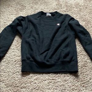 Size: Women’s XS Black Champion crewneck